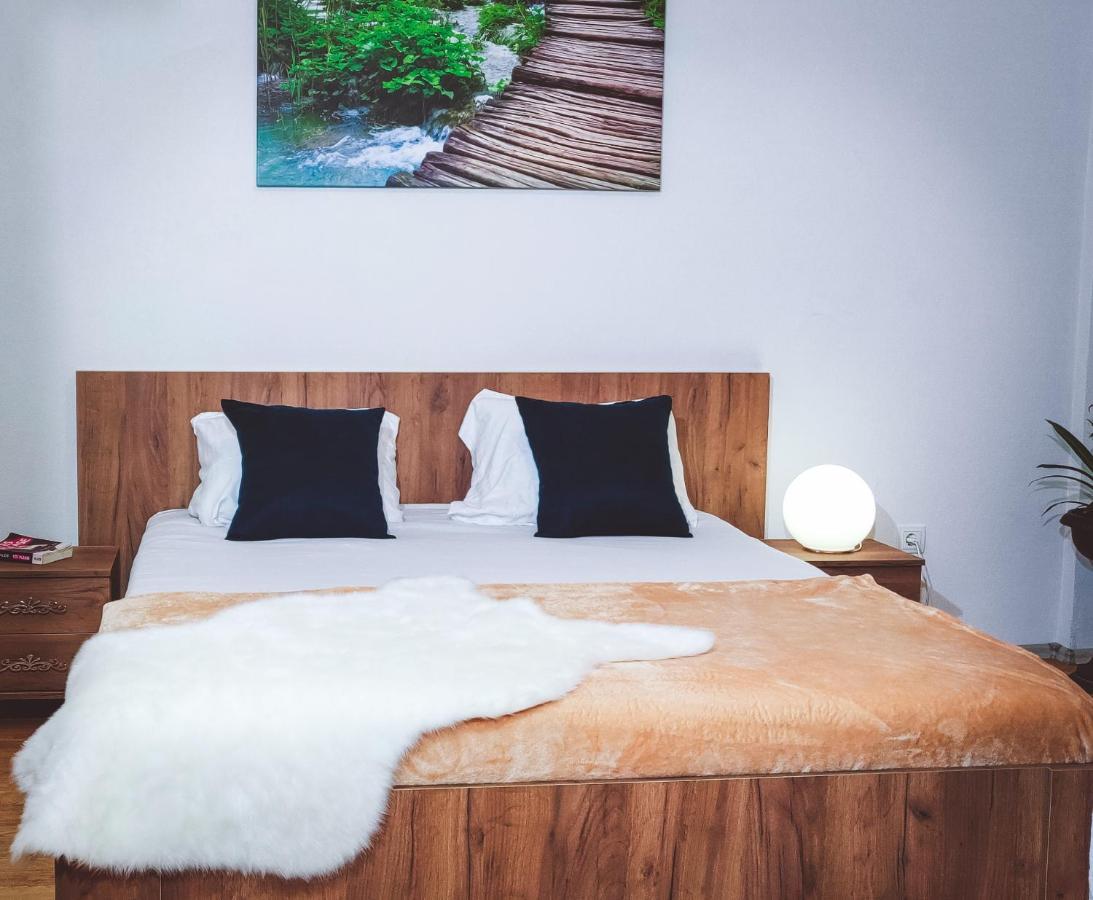 Studio Apartment In Center With Panoramic Old Town View Призрен Екстериор снимка